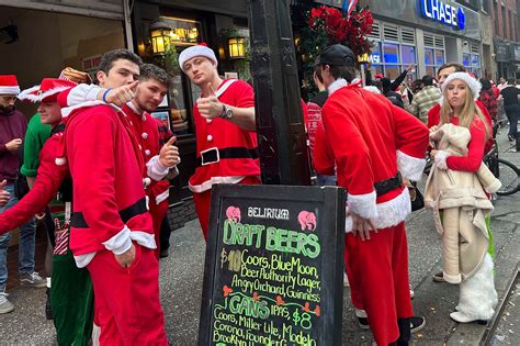 Thousands of revelers descend on NYC for annual Santa-themed bar crawl SantaCon